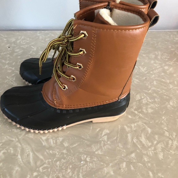 Girls rain boots - maybe worn once or twice. Great condition. - Picture 2 of 7